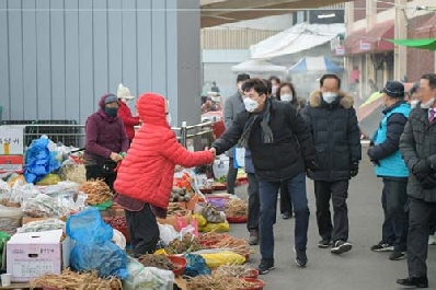 노관규 순천시장, 설 앞두고 전통시장 찾아...시민 목소리 들어