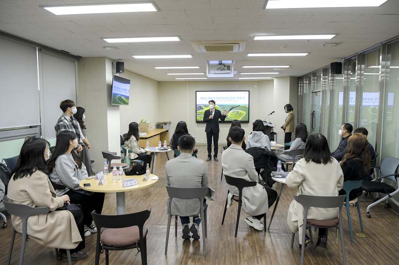 7-2 지난 14일 열린 제8기 청춘여행길잡이 위촉식에서 노관규 순천시장