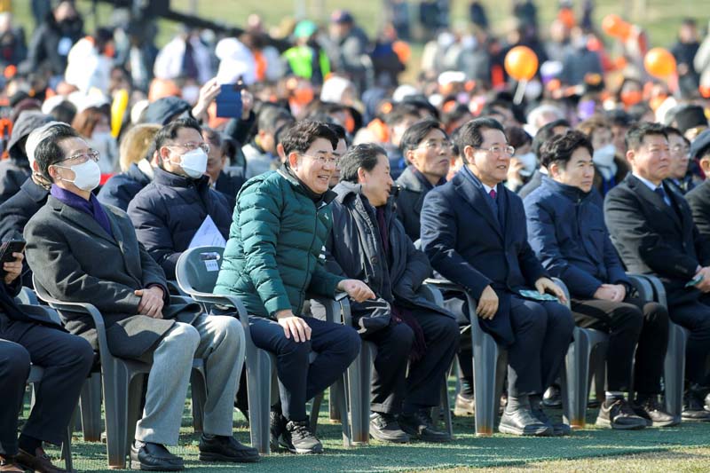 4일 열린 2023정원박람회 붐업페스타를 직관하고 있는 노관규 순천시장과 주요 내빈