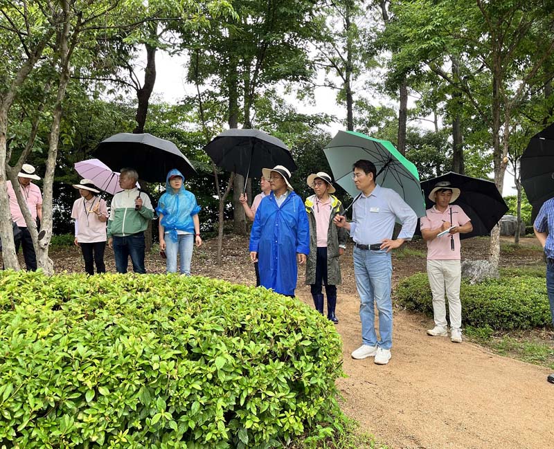 추가 2-3 노관규 시장이 조직위 관계부서와 함께 국가정원 일대를 점검하고 있다