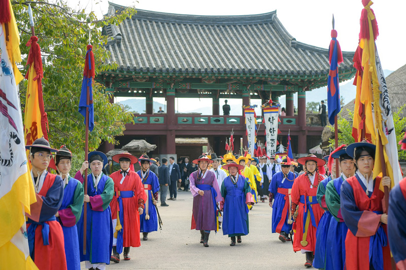 지난 13일 부터 15일까지 열린 순천 낙안읍성 민속문화축제의 낙안군수 부임행렬